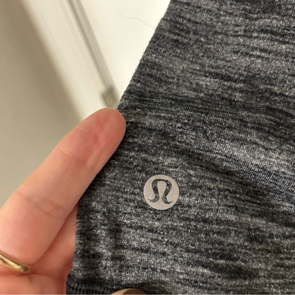 Lululemon Sunset Salutations 2-in-1 Tank Top Size 6 Heathered Black with Bra - Picture 4 of 7